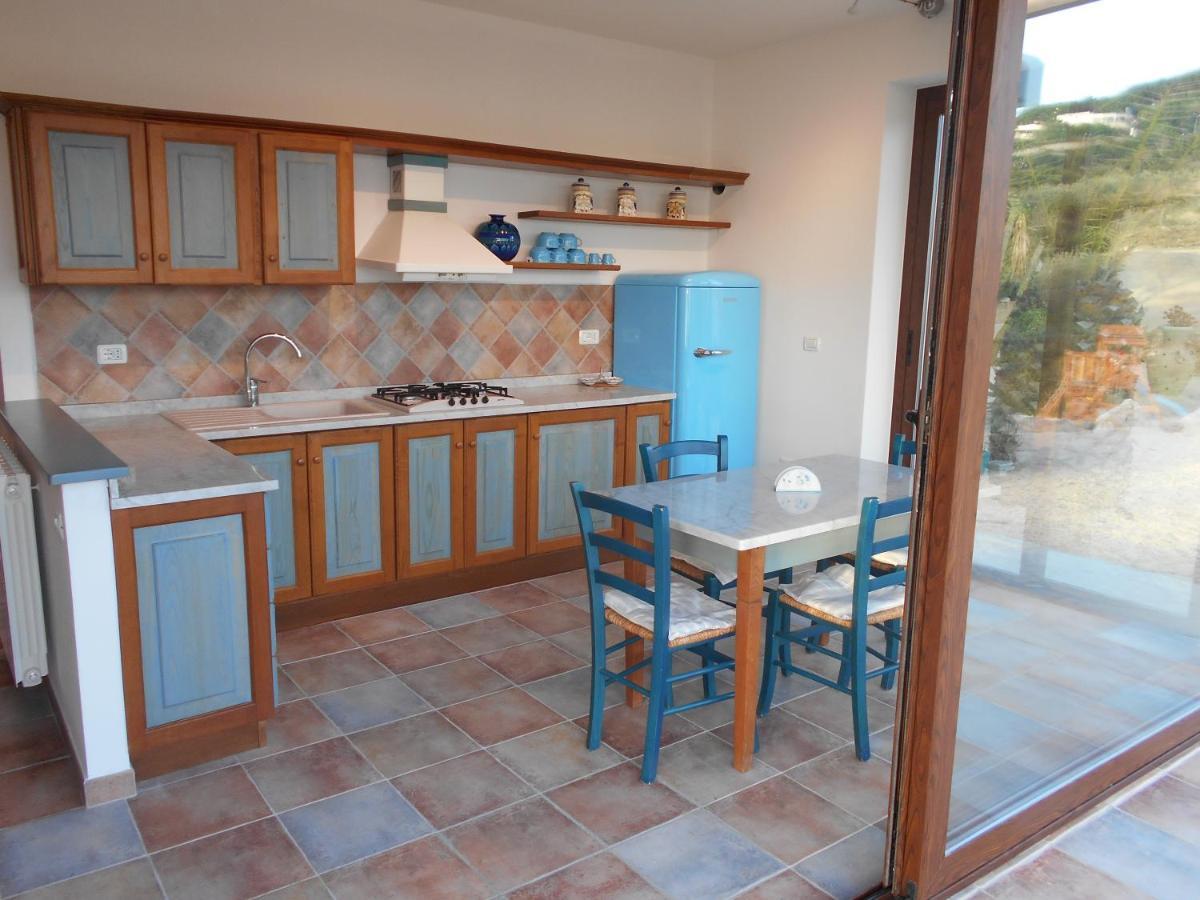 Villatramontistella Suite Capoliveri  Bagian luar foto