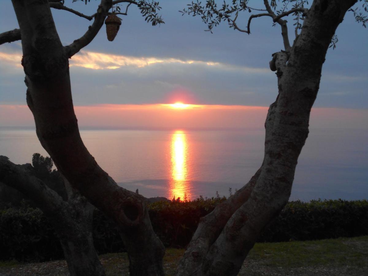 Villatramontistella Suite Capoliveri  Bagian luar foto